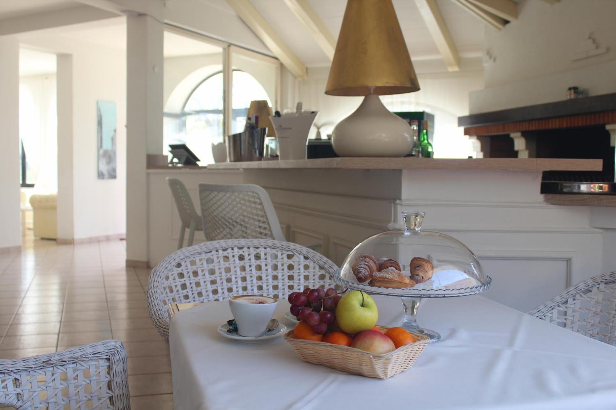 Hotel La Settima Luna ซาวูดริยา ภายนอก รูปภาพ