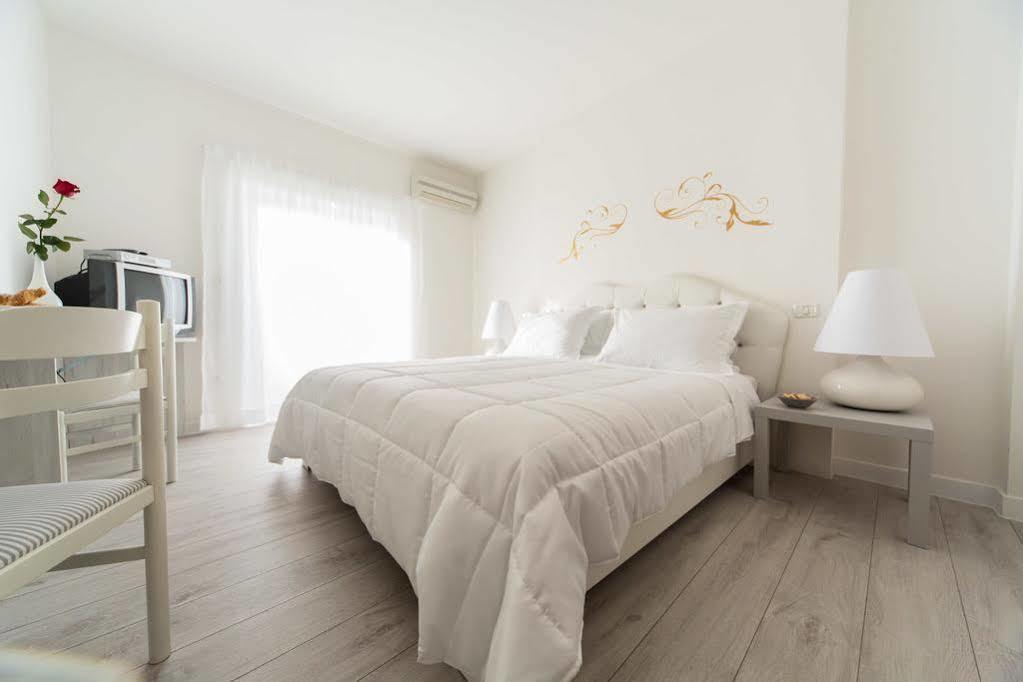 Hotel La Settima Luna ซาวูดริยา ภายนอก รูปภาพ